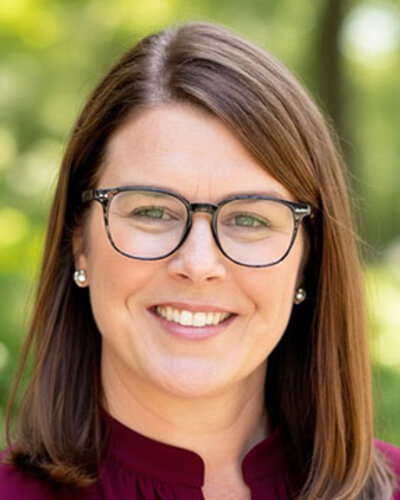 Photo of Lisa McGrady 